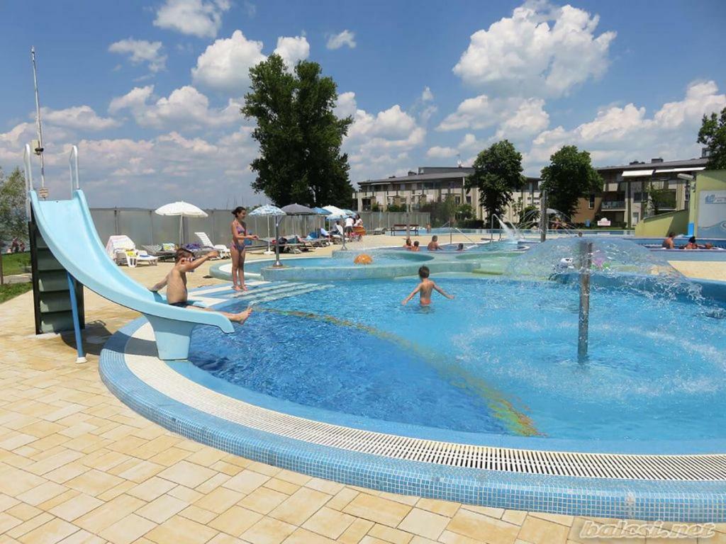 Viragos Apartman บาลาตอนเซเมช ภายนอก รูปภาพ